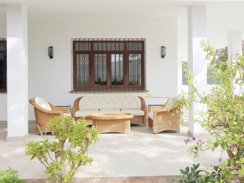 Luxury Villa with Private Pool, Near Beach and Golf