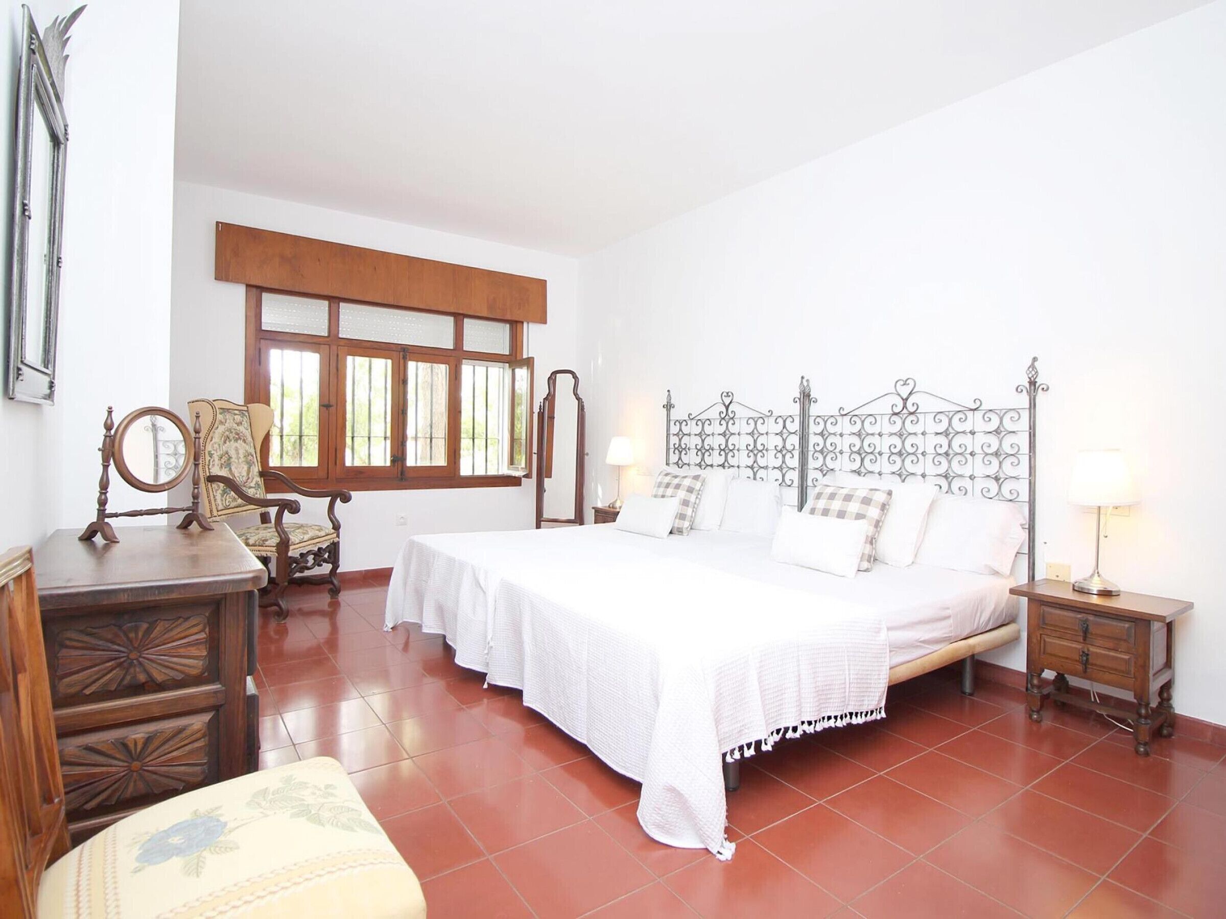 6 bedrooms, free WiFi