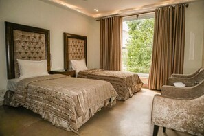 Iron/ironing board, free WiFi - City View Hotel Lahore (Lahore)