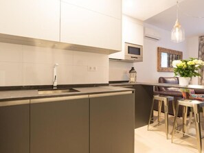 Kühlschrank, Mikrowelle, Geschirrspüler