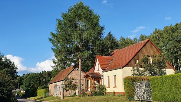 Exterior - Hunter's apartment in the Großmenow forester's lodge (Fürstenberg/Havel)