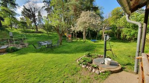 Outdoor dining - Hunter's apartment in the Großmenow forester's lodge (Fürstenberg/Havel)