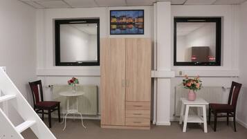 Family Room | Free WiFi, bed sheets
