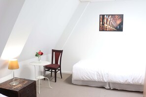 Standaard driepersoonskamer | Gratis wifi, beddengoed