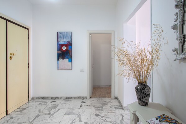 Interior - 15 minutes from San Pietro and a few steps from the metro. (roma)