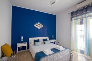 2 bedrooms, WiFi, bed sheets - 15 minutes from San Pietro and a few steps from the metro. (roma)