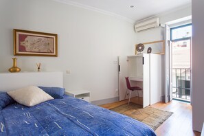 1 chambre, bureau, fer et planche à repasser, Wi-Fi