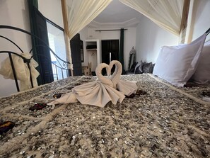 8 bedrooms, bed sheets - Traditional Riad with 8 rooms, 2 min from the square (Marrakech)