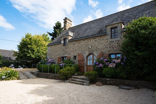 Charming gîte with Spa, on the bay of Mont Saint Michel