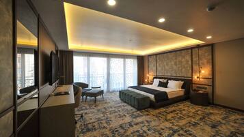 Deluxe Double Room | Minibar, free WiFi, bed sheets