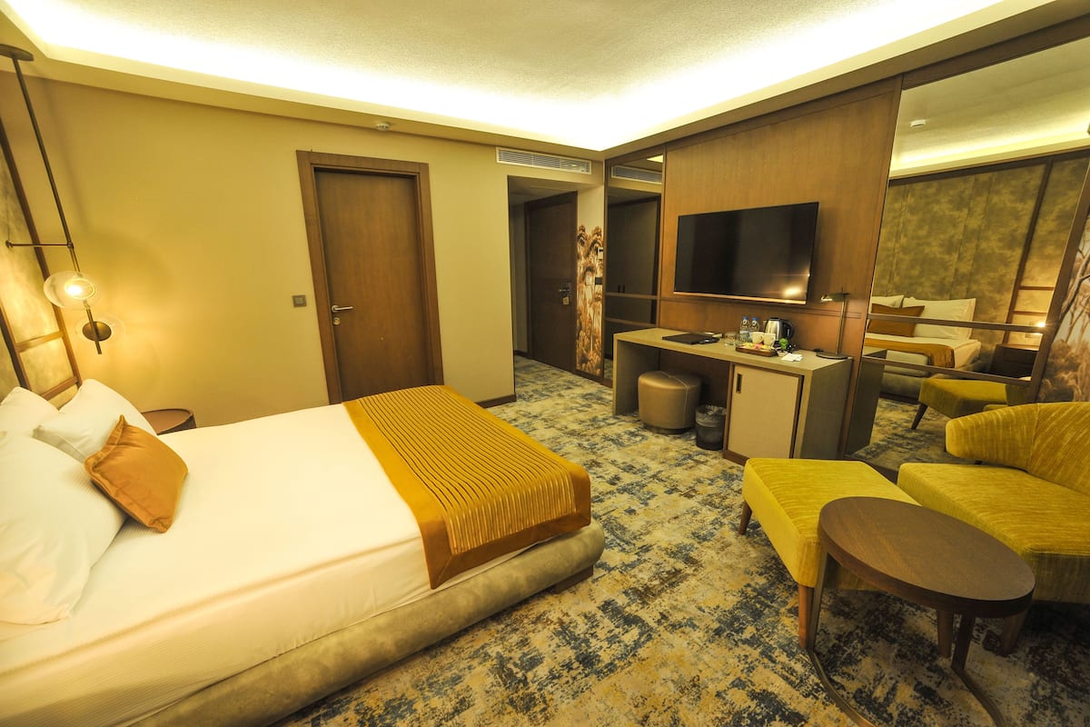 Standard Room | 1 bedroom, minibar, free WiFi, bed sheets