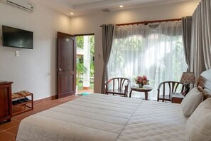 Romantic Double Room | Premium bedding, pillowtop beds, individually decorated, desk
