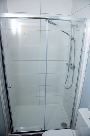 Studio Standar | Kamar mandi