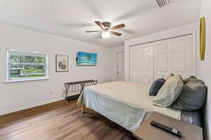 3 bedrooms, desk, laptop workspace, free WiFi