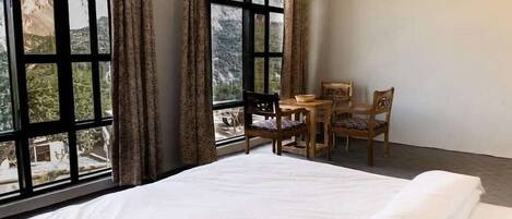 Executive Triple Room | Iron/ironing board, free WiFi