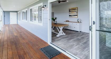 Blue Lagoon Hamptons Style Holiday Home facing the Lagoon at Harrington