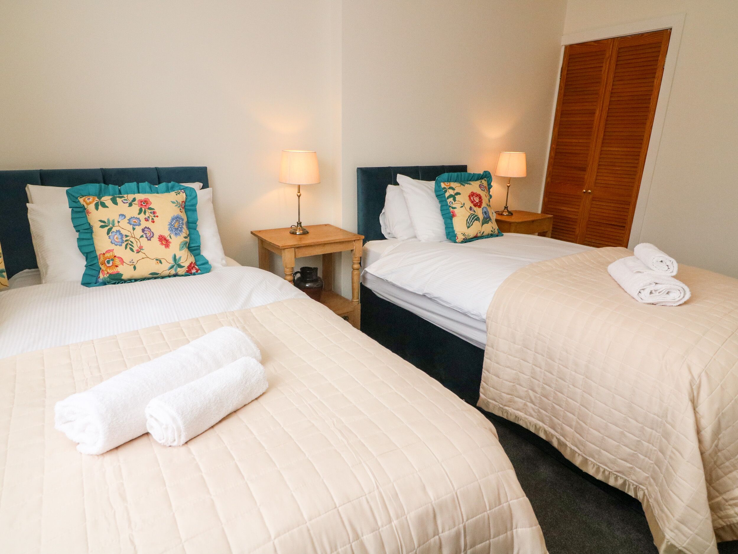 Sumarhús | 3 svefnherbergi, sérhannaðar innréttingar, sérvalin húsgögn