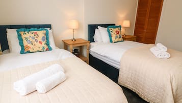 Cottage | 3 bedrooms, individually decorated, individually furnished, free WiFi