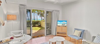 Sails on Horseshoe Apartment 5 - Beach Getaway For Couples