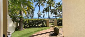 Sails on Horseshoe Apartment 6 - Couple's Beach Getaway