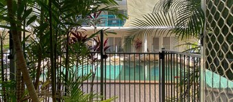 Sails on Horseshoe Apartment 6 - Couple's Beach Getaway