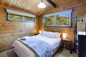 4 bedrooms, bed sheets