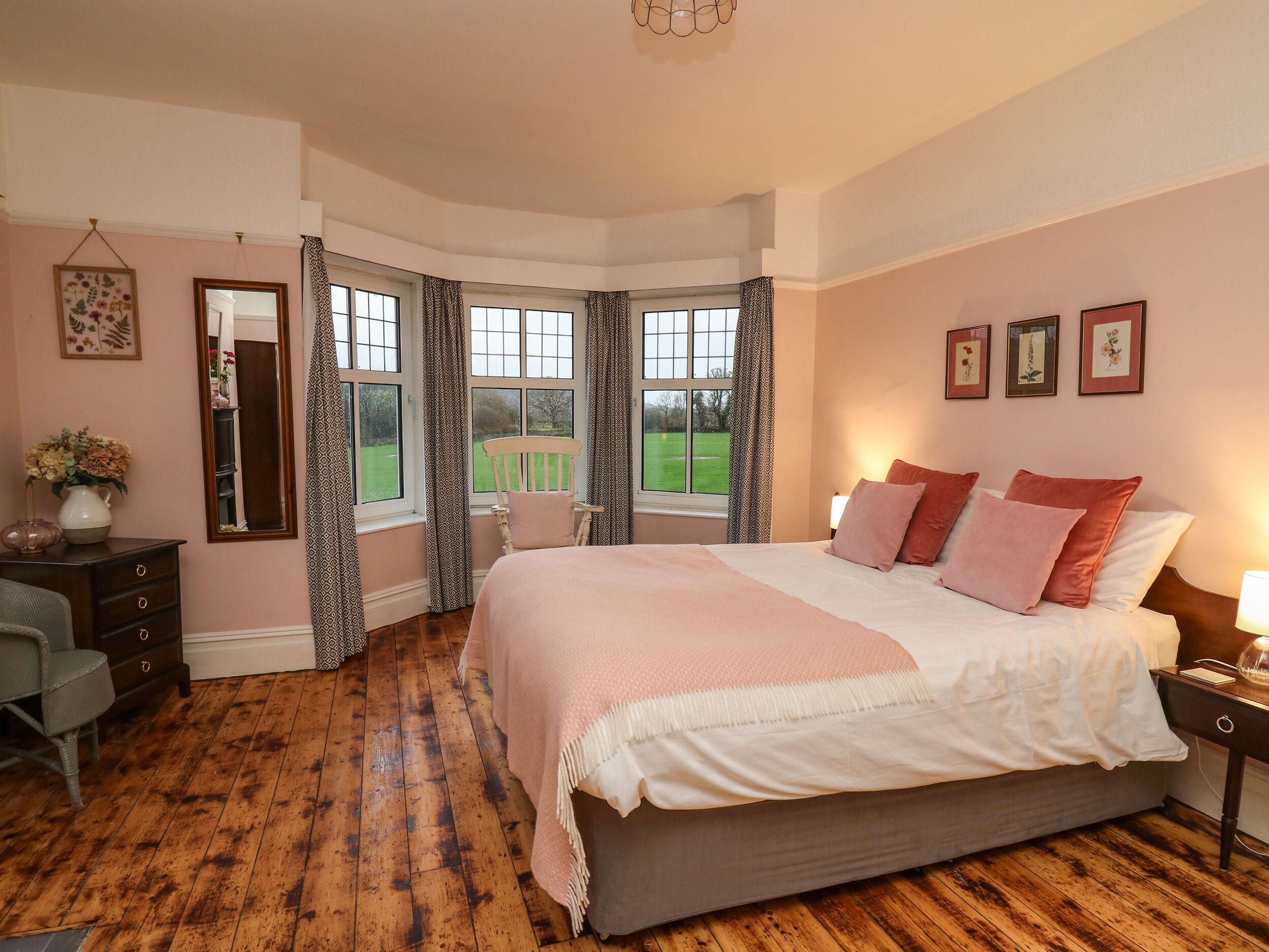 Cottage | 5 bedrooms, individually decorated, individually furnished, free WiFi