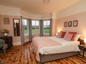 Casa rural | 5 dormitoris, decoració individual i mobiliari individual