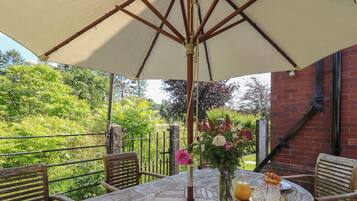 Cottage | Outdoor dining