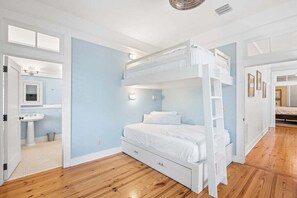 5 camere, ferro/asse da stiro, Wi-Fi gratuito, lenzuola