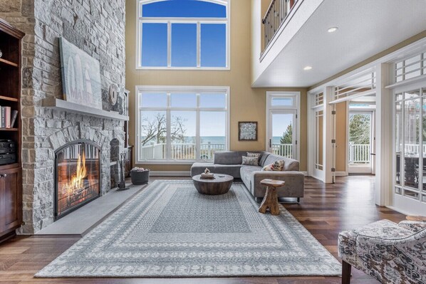 TV, fireplace, video games, foosball - Insane luxury beachfront estate - complete with indoor pool, arcade and theater! (Cleveland)