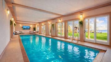 Sisäuima-allas, lämmitetty uima-allas