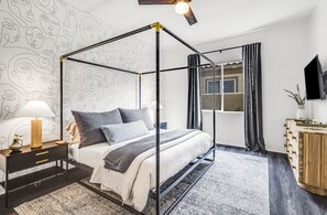 3 bedrooms, desk, iron/ironing board, free WiFi