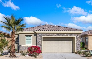 Exterior - Calm Palm Retreat - Contemporary resort home at Desert Princess (Cathedral City)