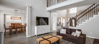 Dream Vacay in Central Plano - Pool & Grill