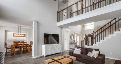 Dream Vacay in Central Plano - Pool & Grill