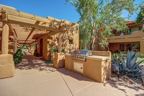 Terrace/patio - Prime Location, Mountain Views, Peaceful, Pristine (Scottsdale)
