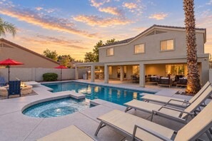 The hot tub sits right next to the pool. Warm up after a swim. - The Cardinal | Ultimate Group Retreat in Glendale (Glendale)