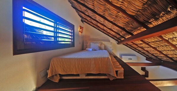 4 bedrooms, in-room safe, desk, free WiFi