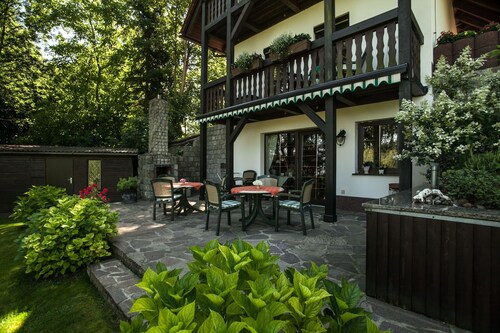 Apartment Bellevue in a chalet on Lake Sader