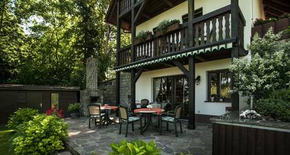 Apartment Bellevue in a chalet on Lake Sader