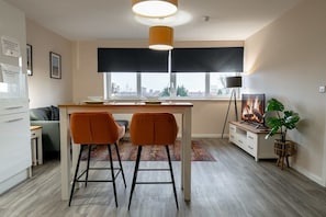 Interior - Modern & Spacious 1 Bed Apartment in Manchester (Salford)