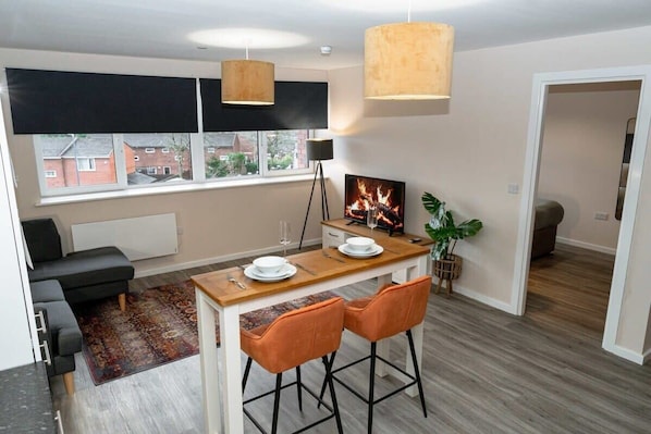Interior - Modern & Spacious 1 Bed Apartment in Manchester (Salford)