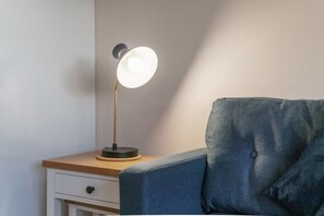 Interior - Modern & Spacious 1 Bed Apartment in Manchester (Salford)