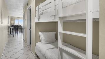 1 chambre, fer et planche à repasser, Wi-Fi gratuit, draps fournis