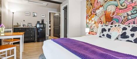 Iron/ironing board, WiFi, bed sheets