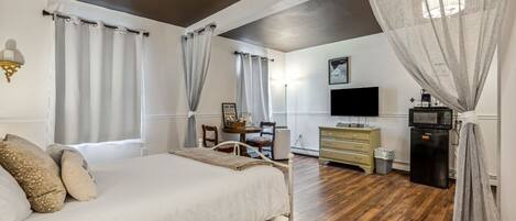 Ferros/tábuas de passar roupa, Wi-Fi, roupa de cama