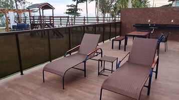 Apartment | Outdoor dining