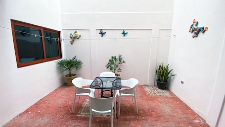 Family Villa | 6 bedrooms, in-room safe, free WiFi, bed sheets