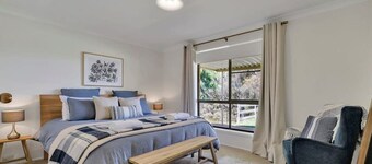 Narambla Estate - Rural Retreat, Modern Hideaway